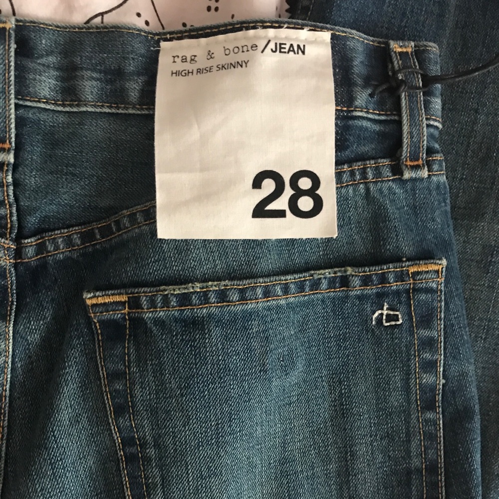 NWT High Rise Skinny Jeans